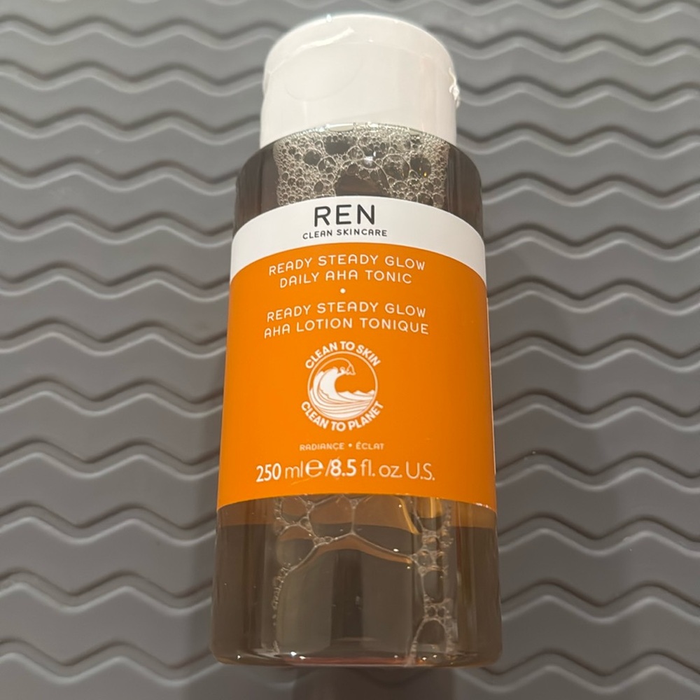NWT REN Ready Steady Glow Tonic